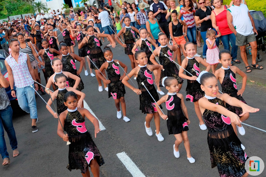 Défilé de la fête du safran - imazcom